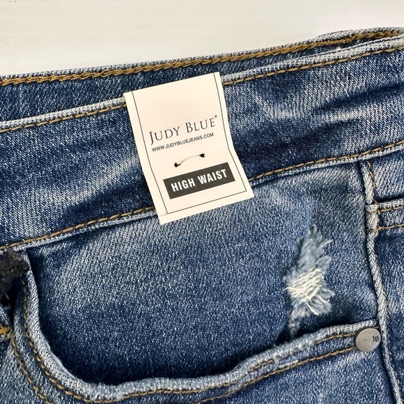 Judy Blue Women’s High Waisted Distressed Daisy Patchwork Denim Shorts! NWT Sz L - Picture 2 of 12
